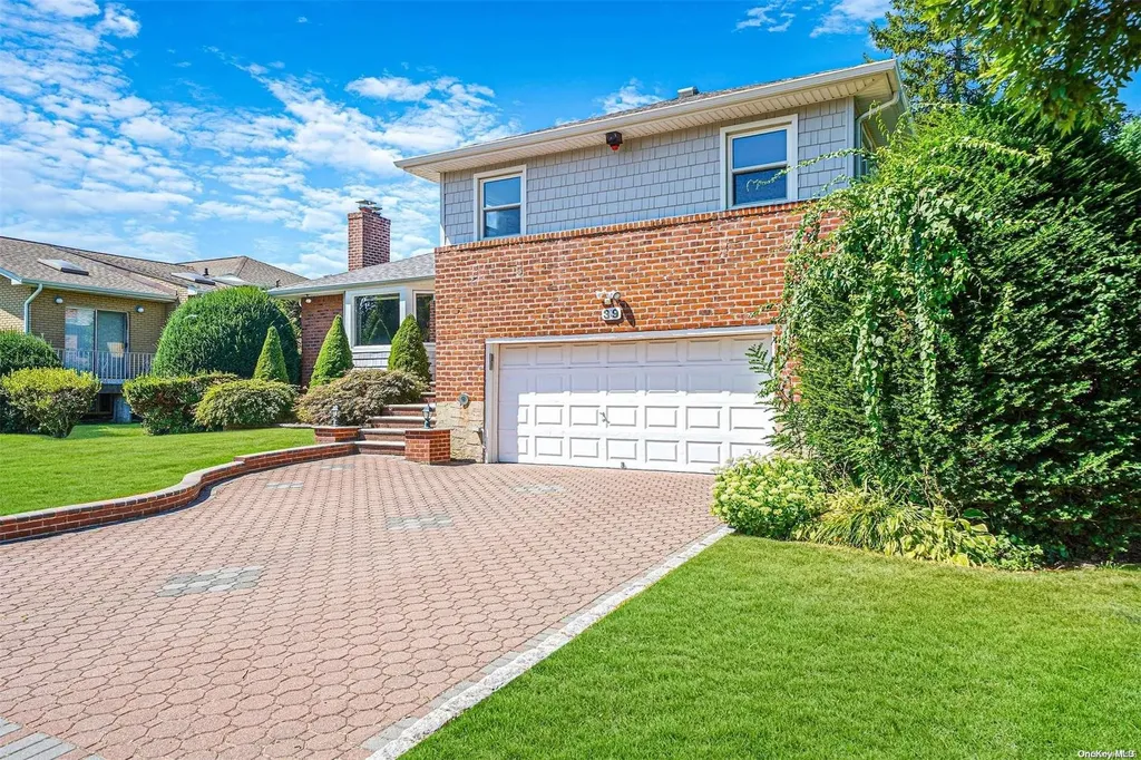 39 Melanie Lane Syosset NY 11791