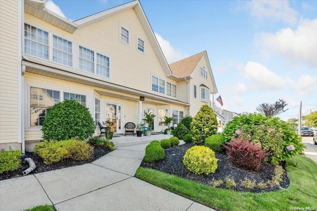 226 Westside Avenue Freeport NY 11520
