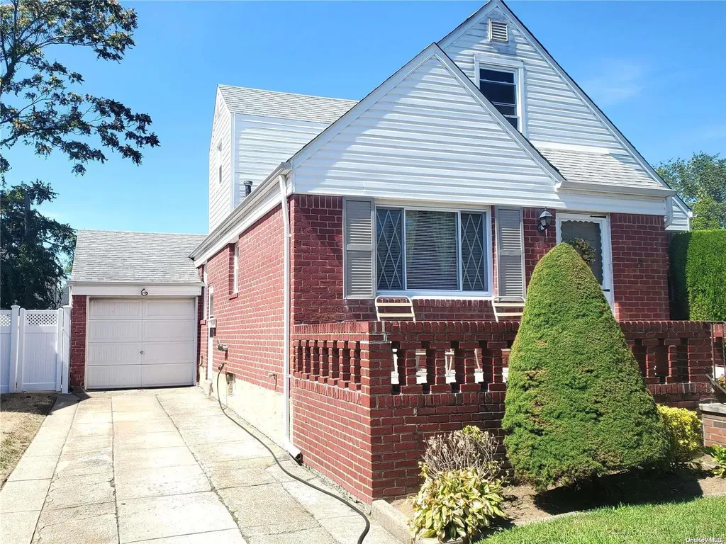 83 Cerenzia Boulevard Elmont NY 11003