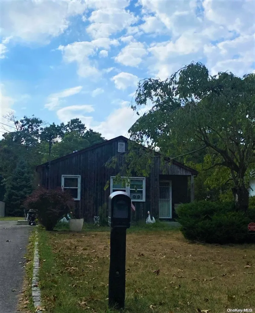 44 Biltmore Drive Mastic Beach NY 11951