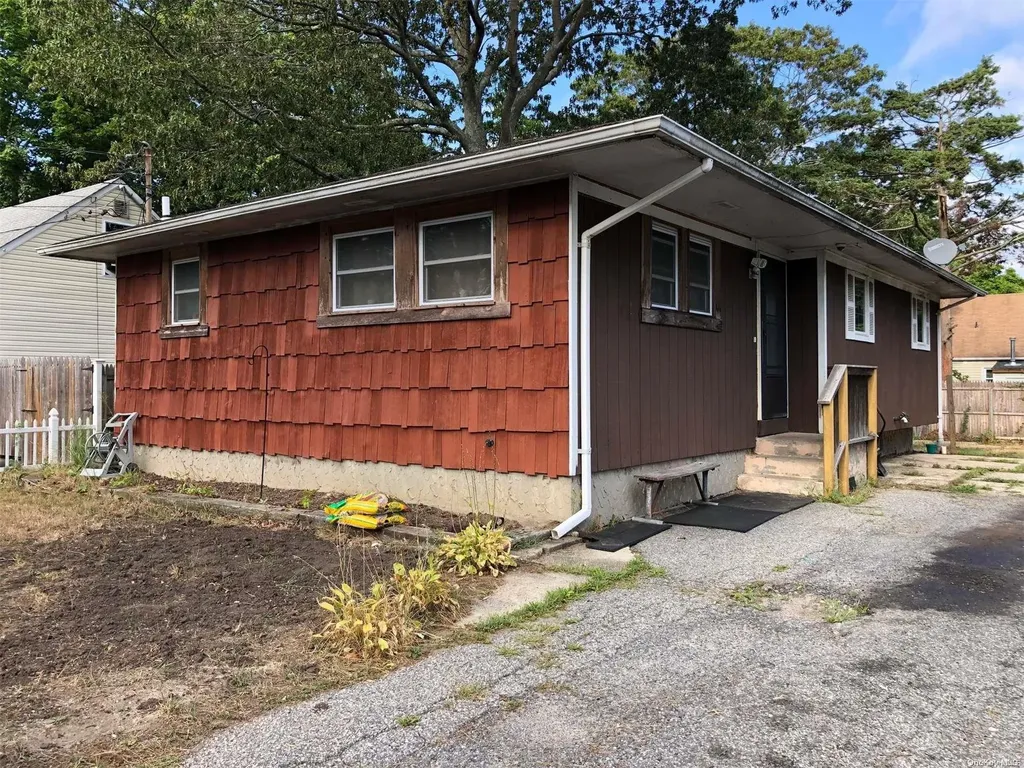 9 Terry Drive Mastic NY 11950