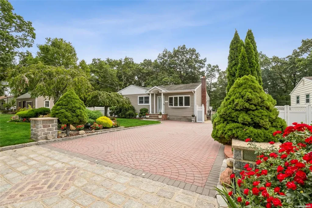 526 Johnson Avenue Ronkonkoma NY 11779