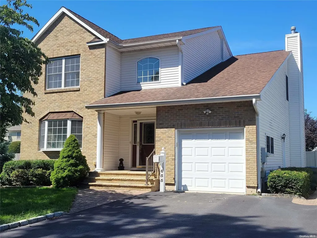 655 Albin Avenue West Babylon NY 11704