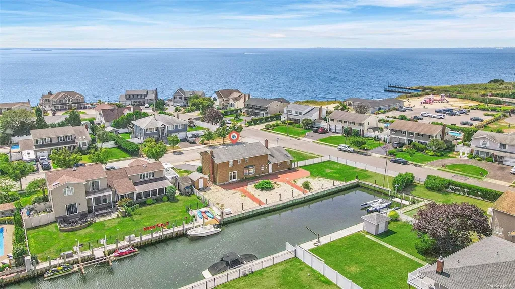9 Mast Lane West Islip NY 11795