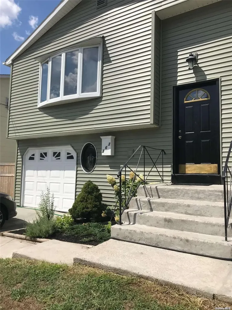 363 Cedarhurst Street Islip Terrace NY 11752