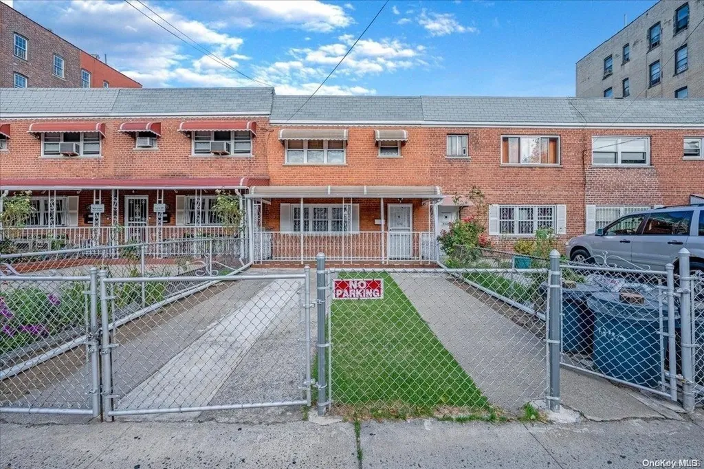 1340 Commonwealth Avenue Bronx NY 10472