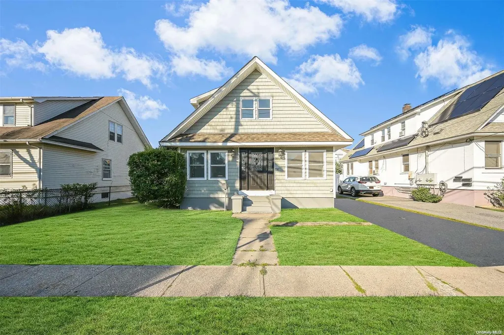 116 S Clinton Avenue Bay Shore NY 11706