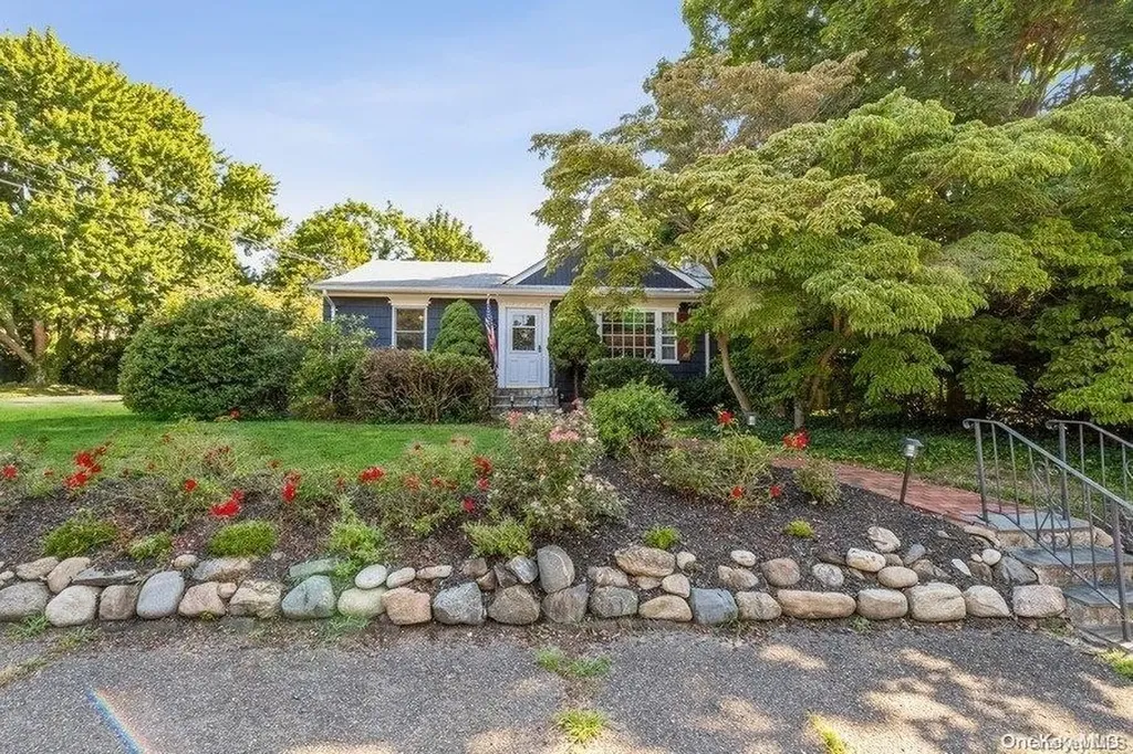 18 Summit Avenue Northport NY 11768