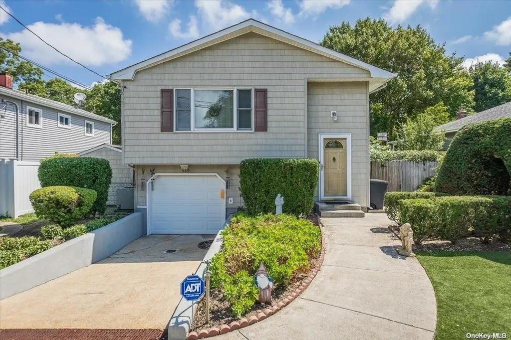 529 Islip Avenue Islip NY 11751