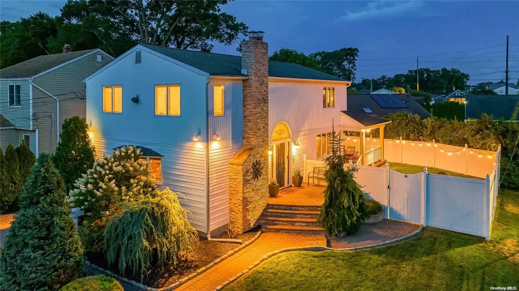 19 Thoreau Avenue Bellmore NY 11710