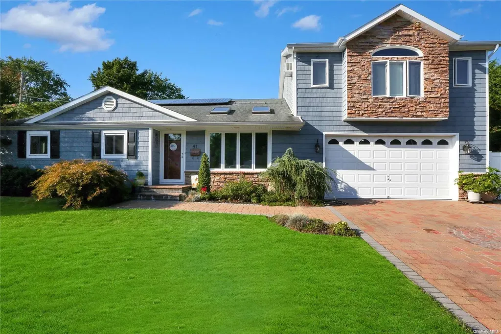 41 Abbott Place Bay Shore NY 11706