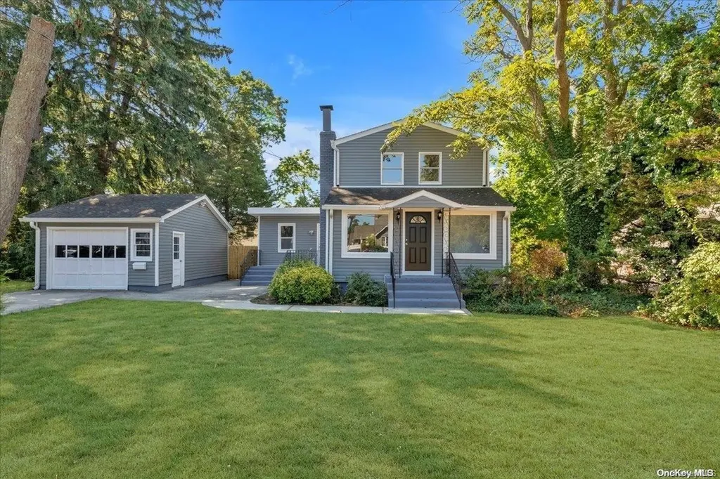 310 Monroe Avenue West Islip NY 11795