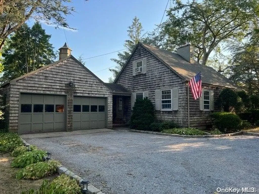 798 Main Street Islip NY 11751