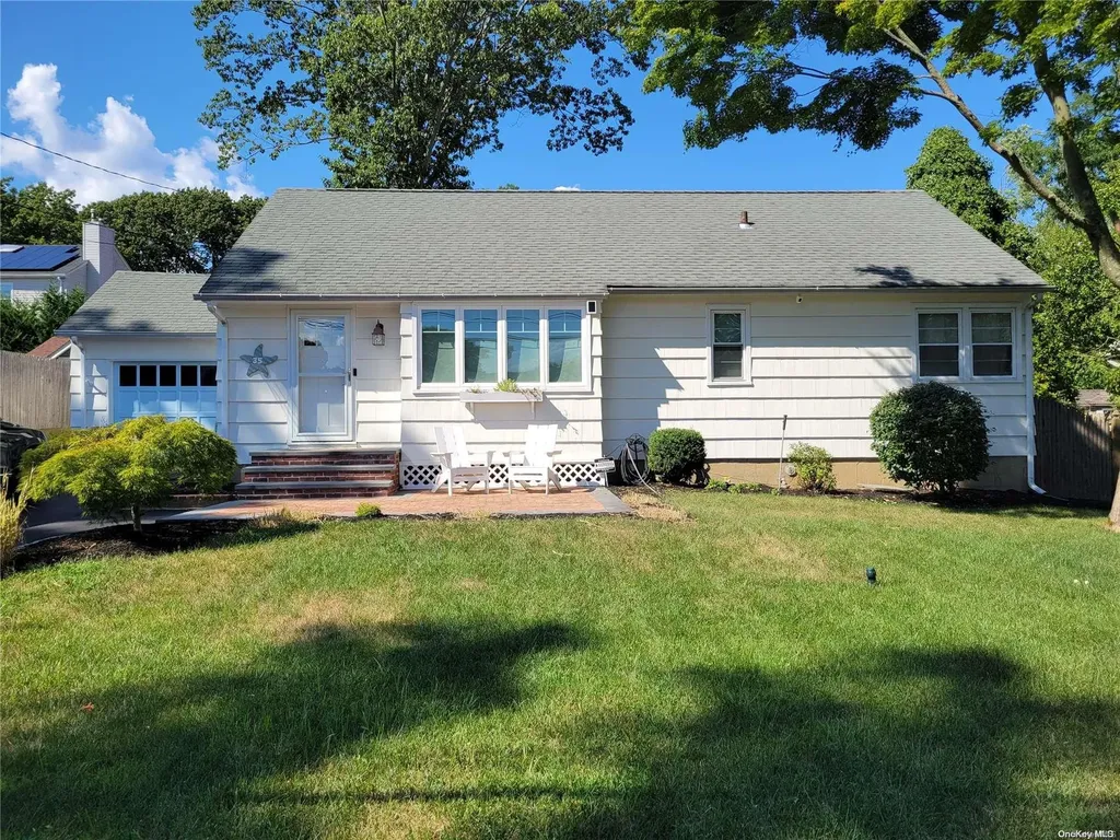 35 Summitview Drive Bayville NY 11709