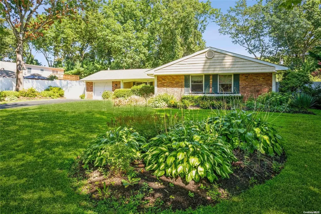 111 Sycamore Circle Stony Brook NY 11790