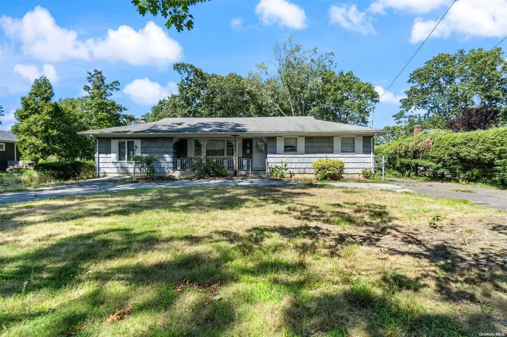7 Bayberry Lane Smithtown NY 11787