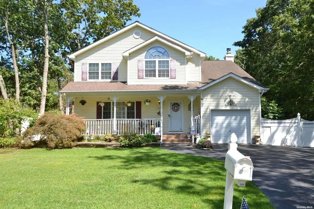105 Flower Road Mastic Beach NY 11951
