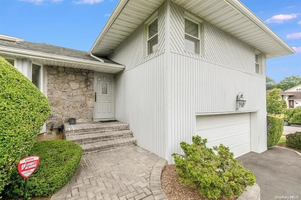 37 Merry Lane Jericho NY 11753