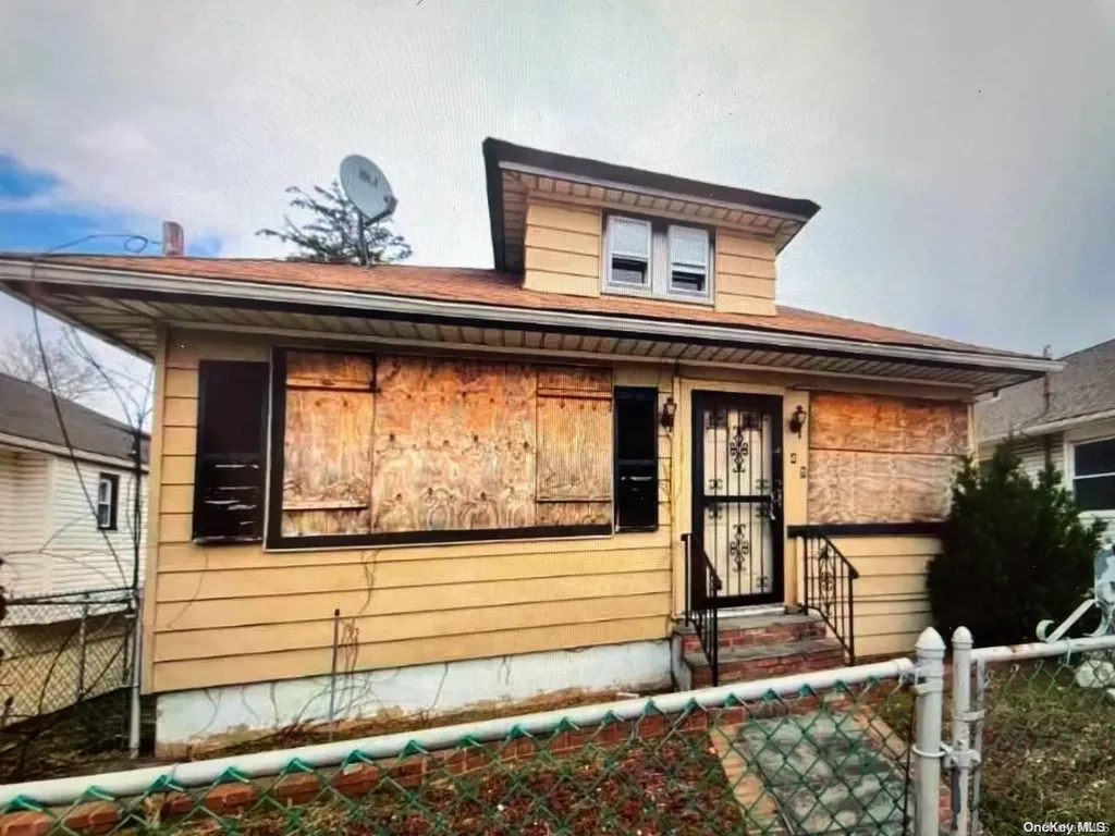40 Ronald Place Roosevelt NY 11575