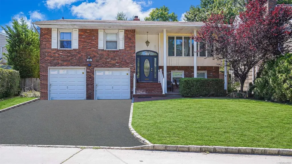 181 Combs Avenue Woodmere NY 11598