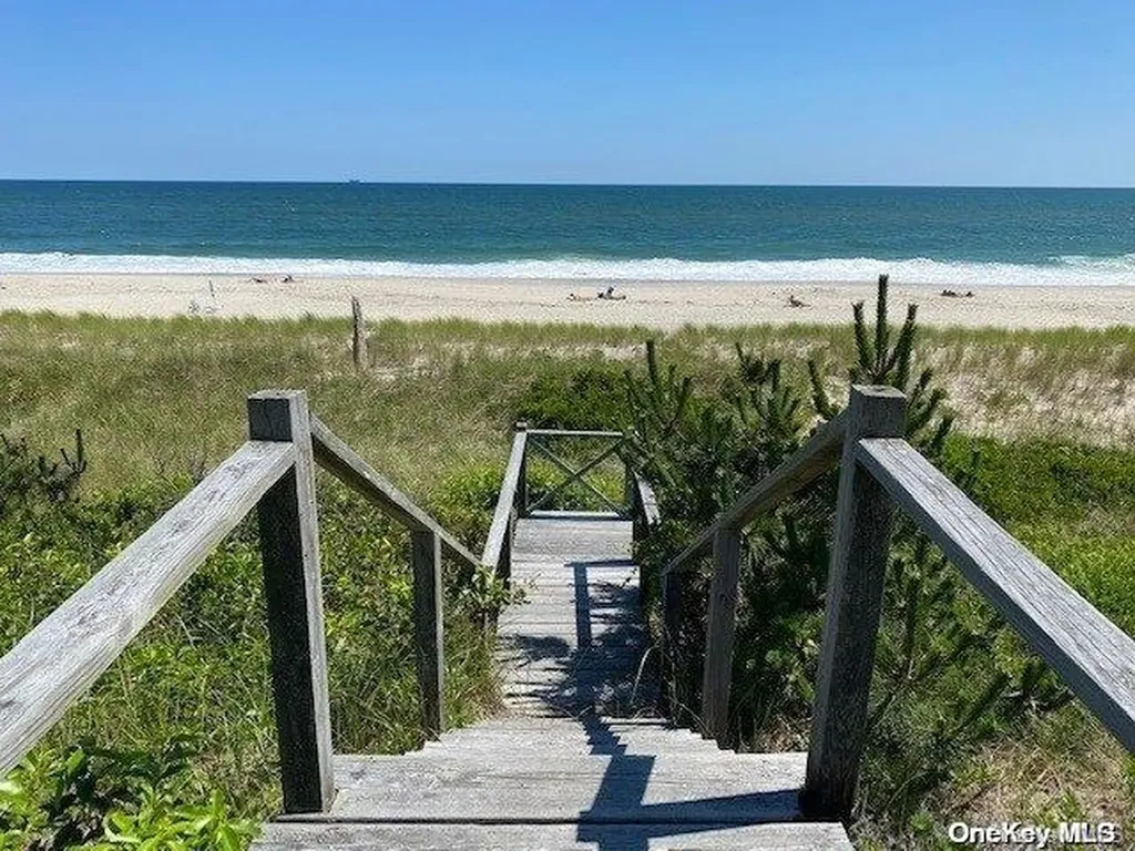 21 Lewis Walk Cherry Grove NY 11782