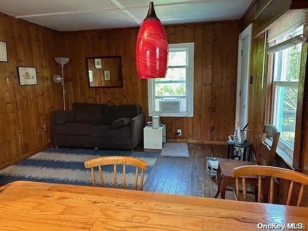 21 Lewis Walk Cherry Grove NY 11782