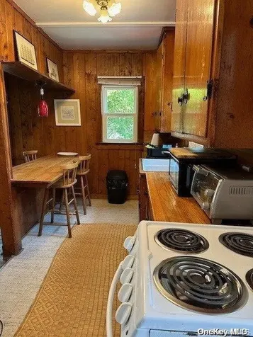 21 Lewis Walk Cherry Grove NY 11782