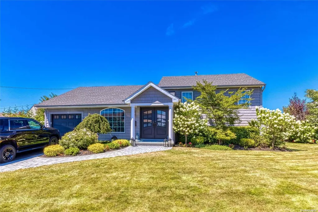 8 Ocean Avenue Massapequa NY 11758