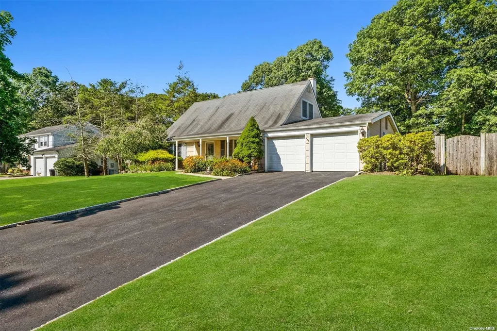 52 Howe Road Coram NY 11727