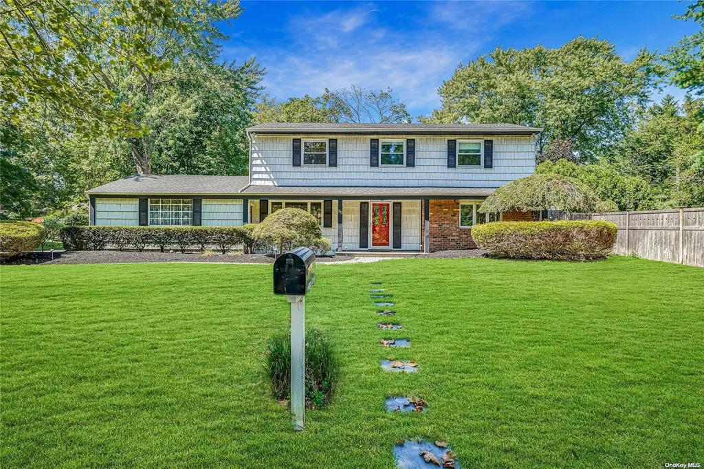 85 Derby Avenue Greenlawn NY 11740