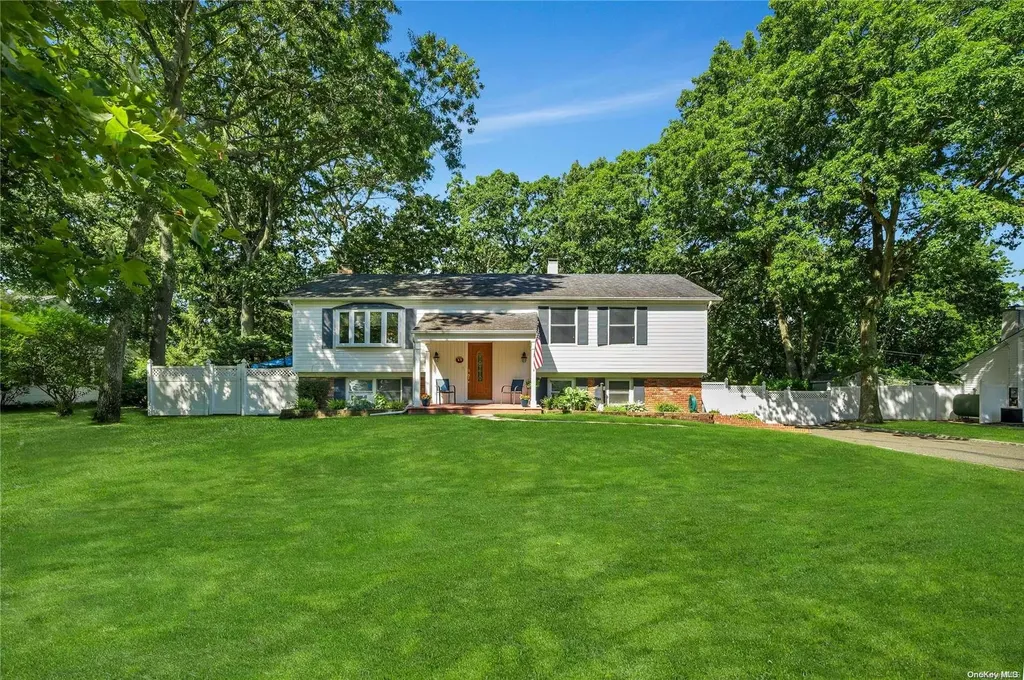 26 Windover Lane Coram NY 11727