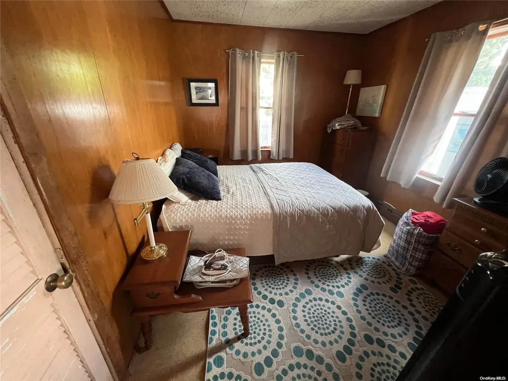 116 Hewlett Point Lookout NY 11569