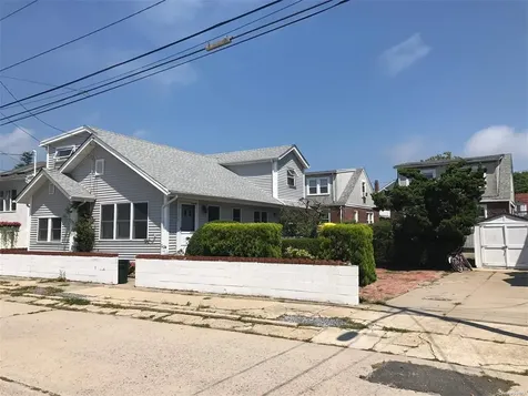 116 Hewlett Point Lookout NY 11569