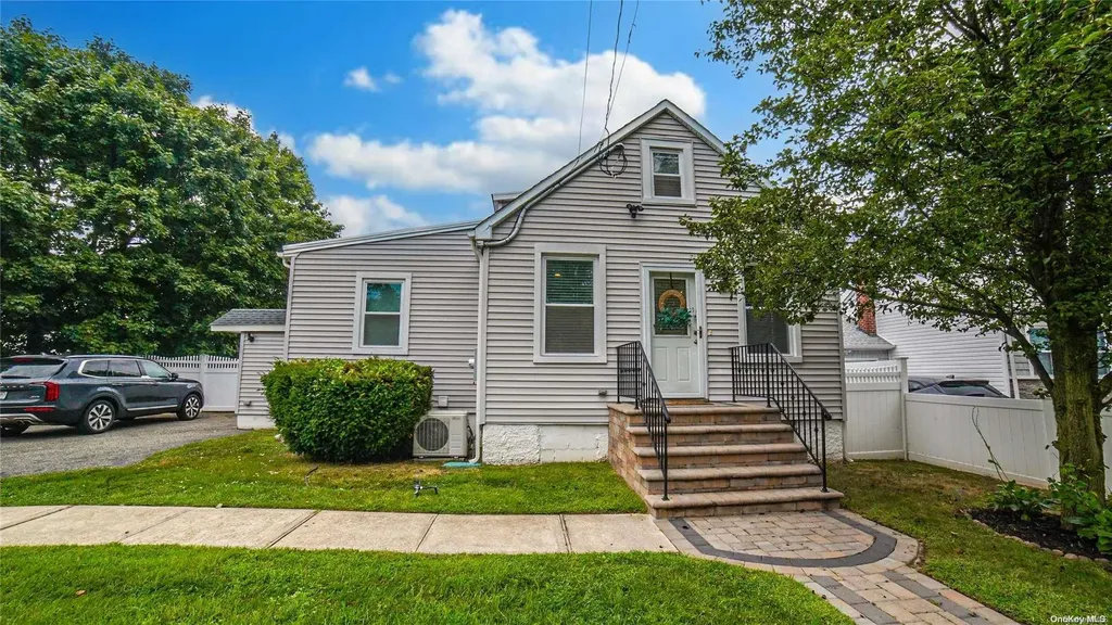 119 Arthur Avenue West Babylon NY 11704
