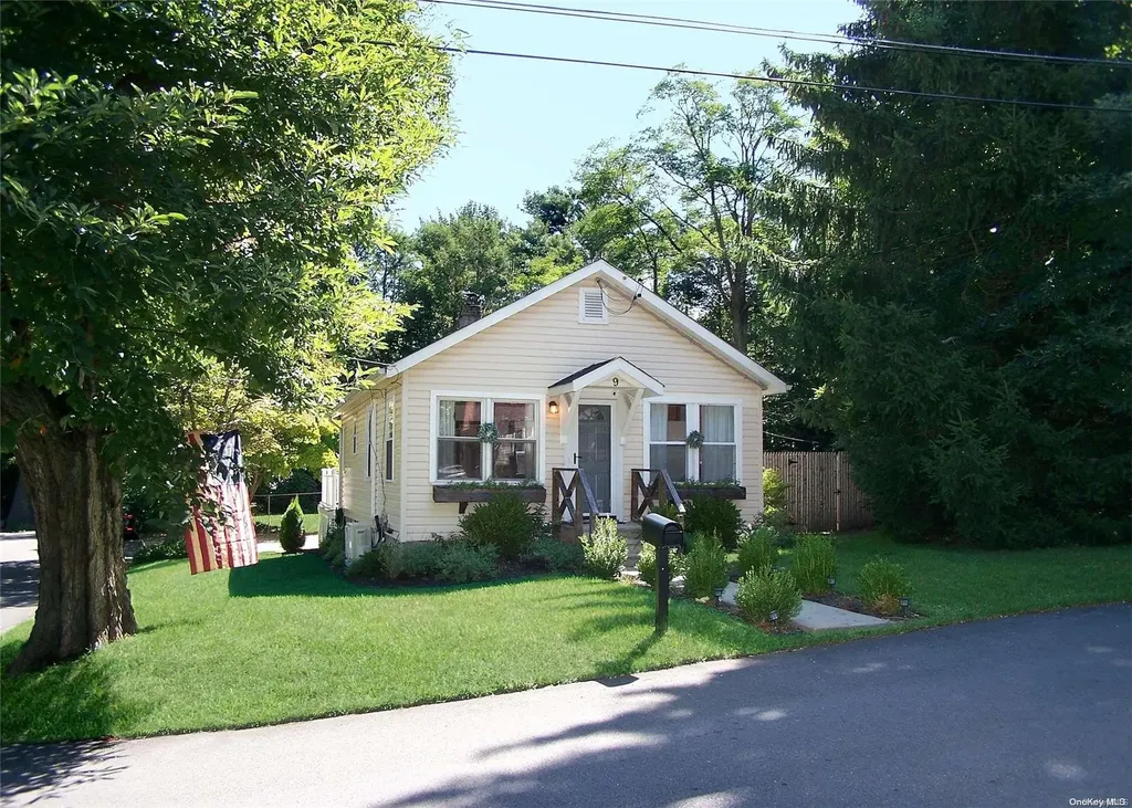 9 Nymph Road Rocky Point NY 11778