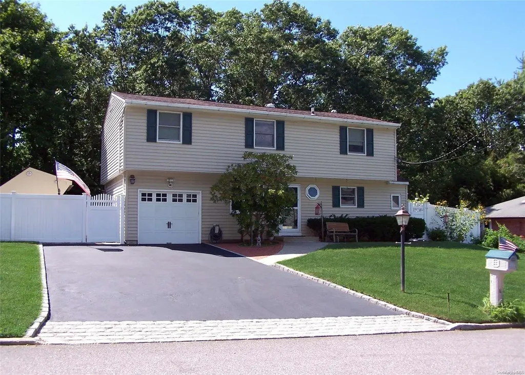16 Joy Road Selden NY 11784
