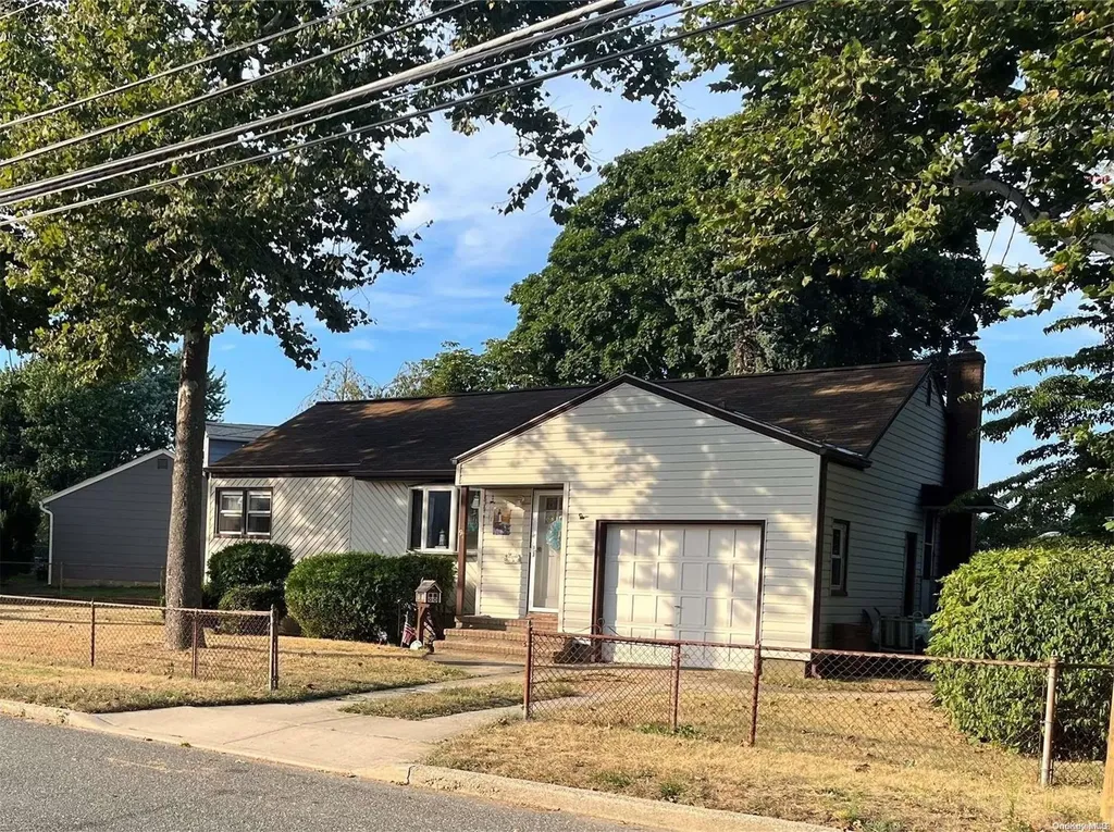 91 Golding Avenue West Babylon NY 11704