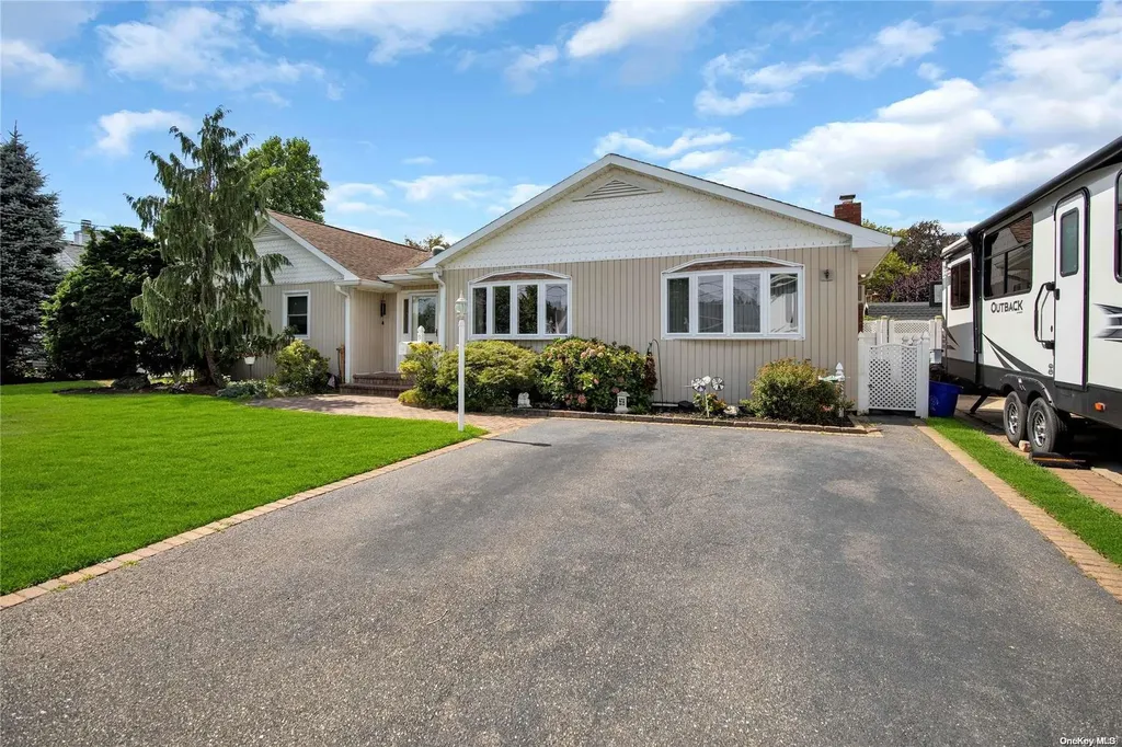 9 Johnson Court Babylon NY 11702
