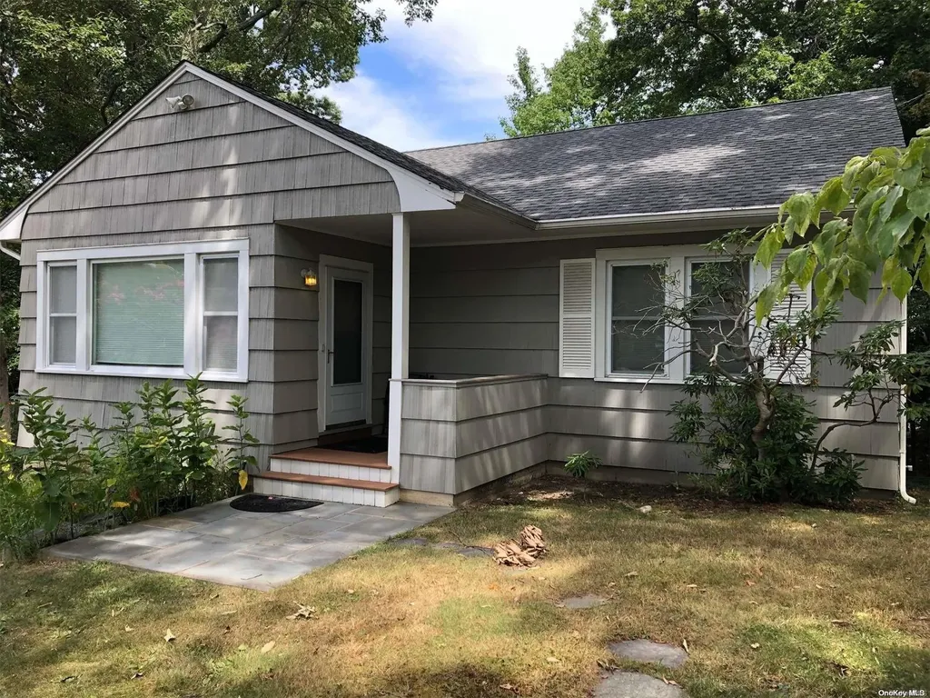 29 Houghton Boulevard Stony Brook NY 11790