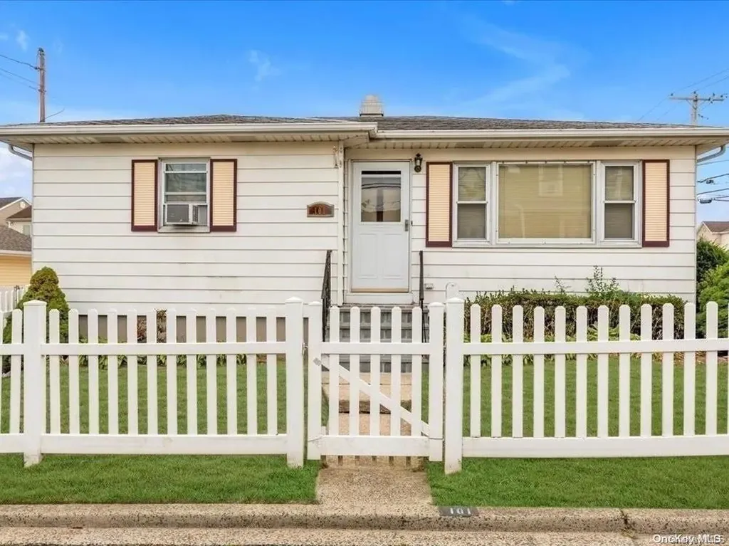 101 Kopf Road Bellmore NY 11710