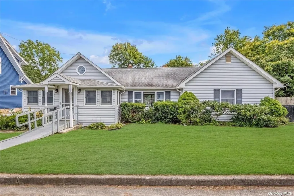32 Hill Street Patchogue NY 11772