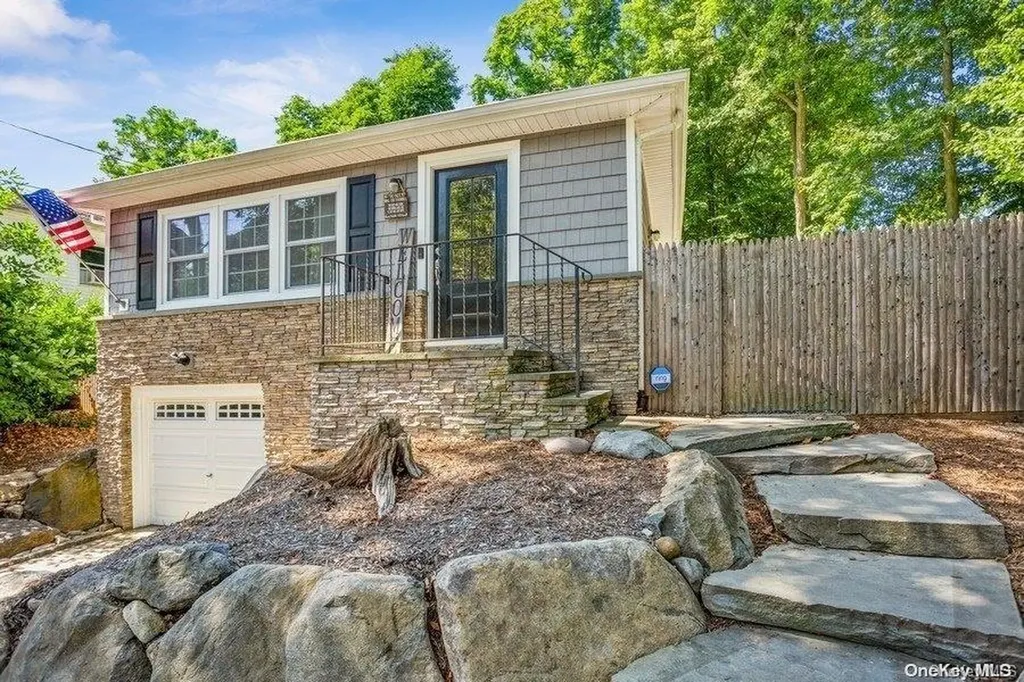 68 Forest Road Kings Park NY 11754