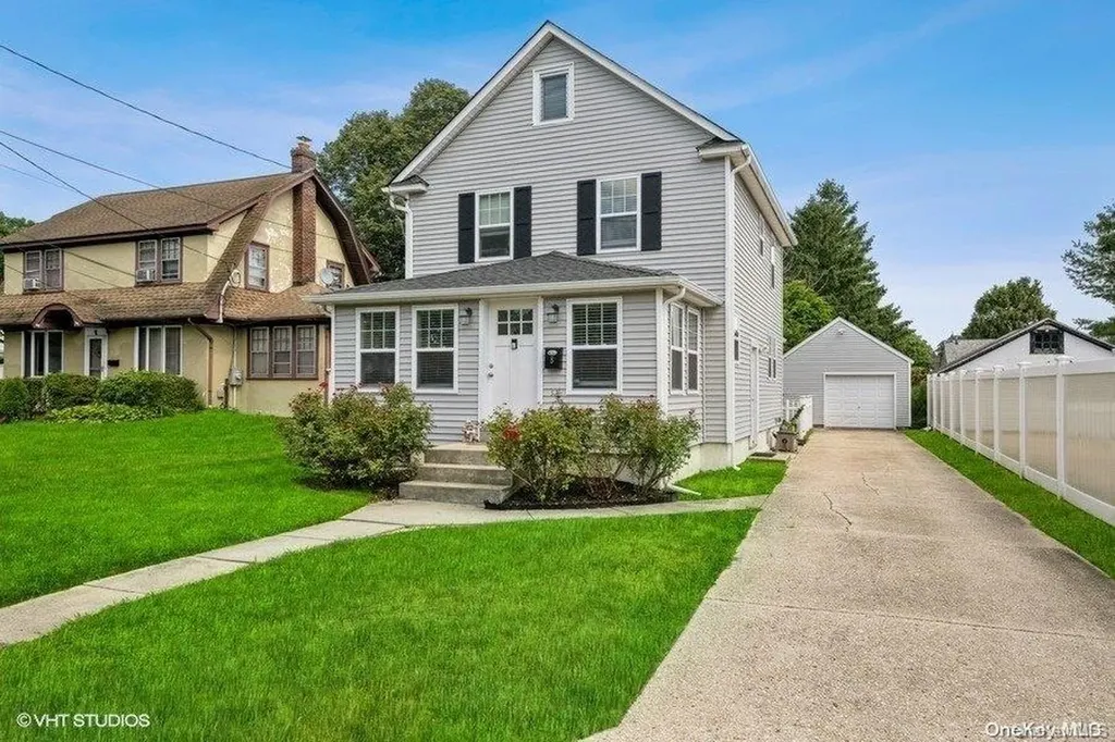 8 Pacific Street Bay Shore NY 11706