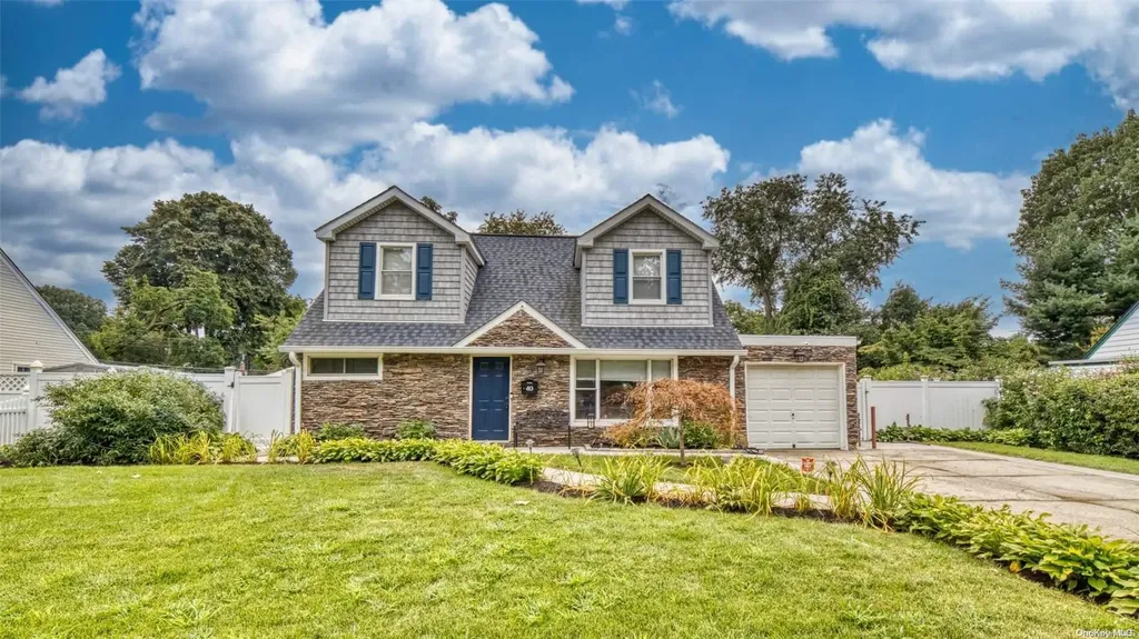 40 Asbury Avenue E Westbury NY 11590