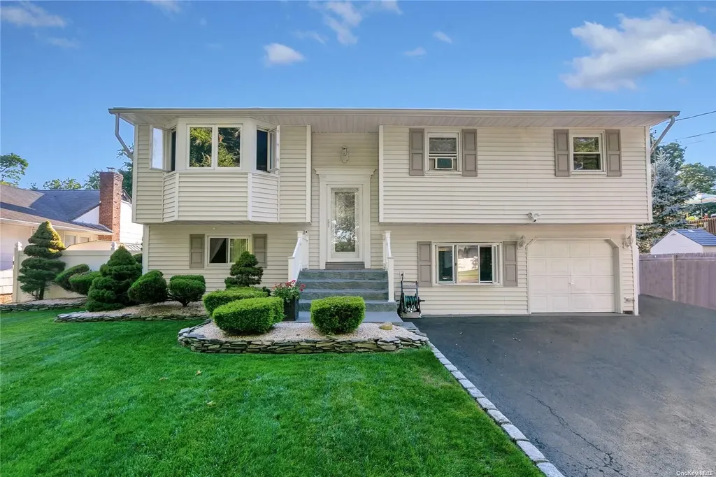 24 Ronkonkoma Boulevard Centereach NY 11720