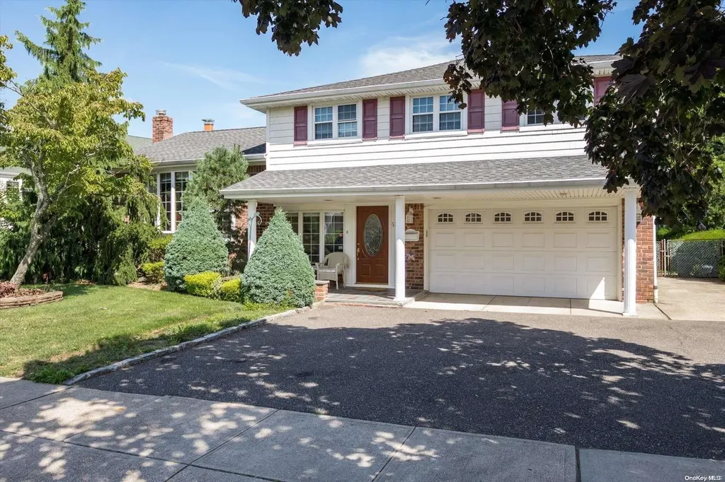 53 Fox Place Hicksville NY 11801
