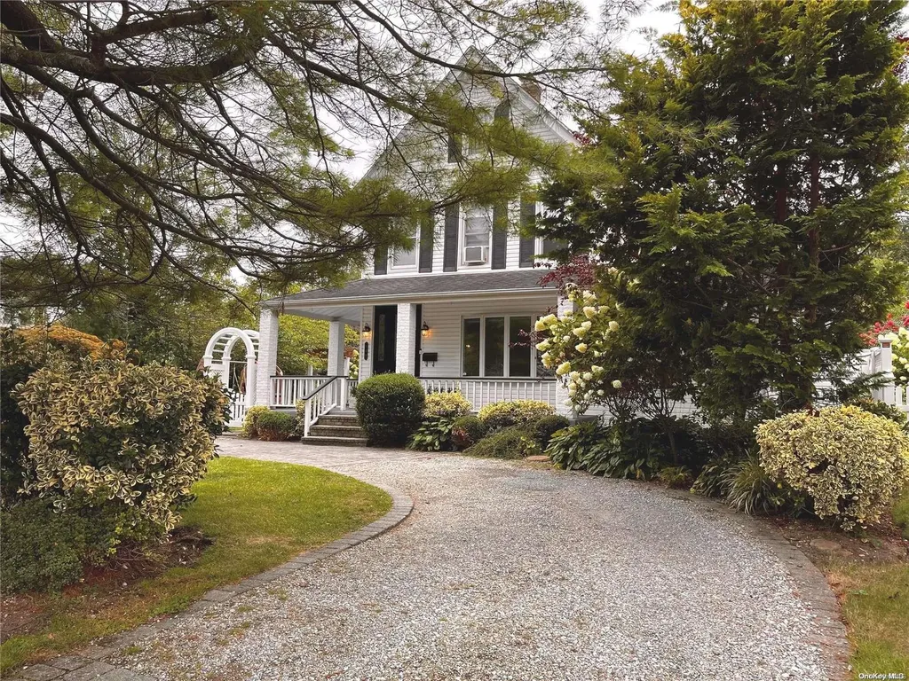 149 Combs Avenue Woodmere NY 11598