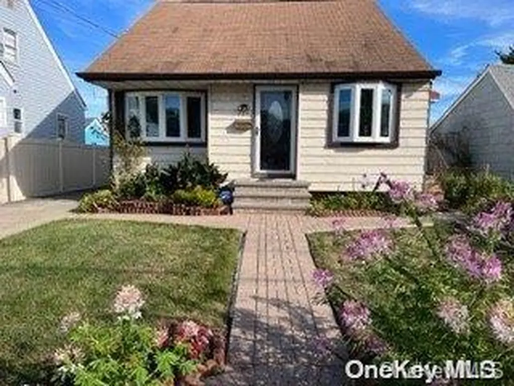 125 Brown Avenue Hempstead NY 11550