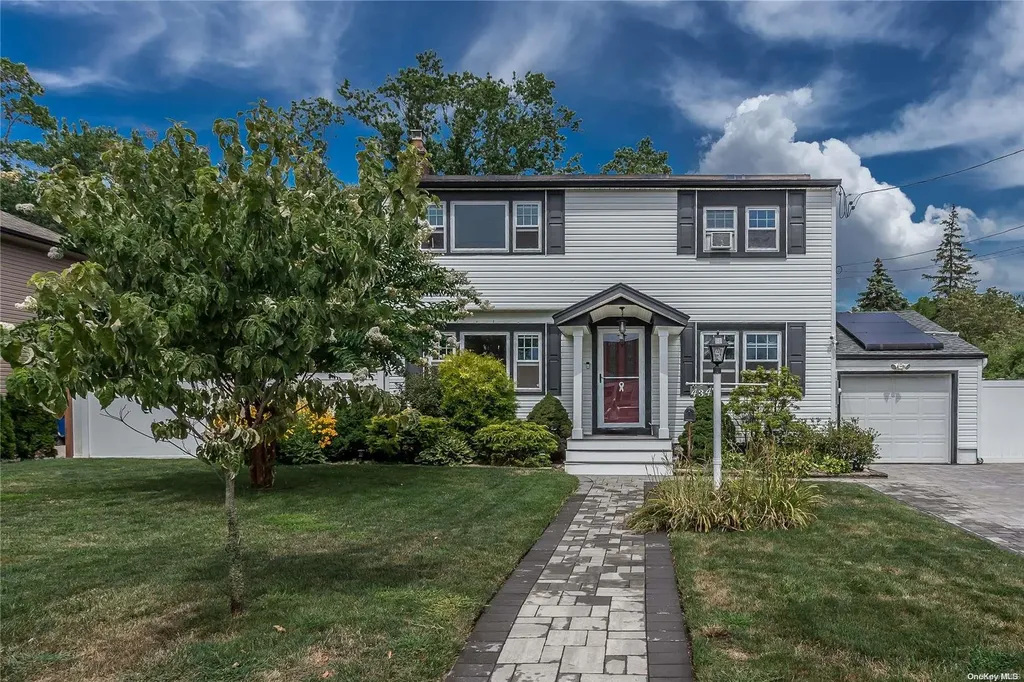 434 12th Street West Babylon NY 11704