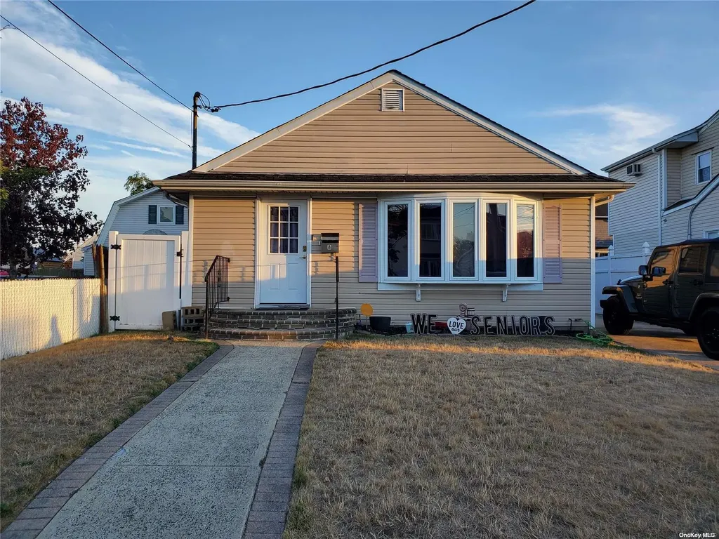 8 Irving Road Amityville NY 11701